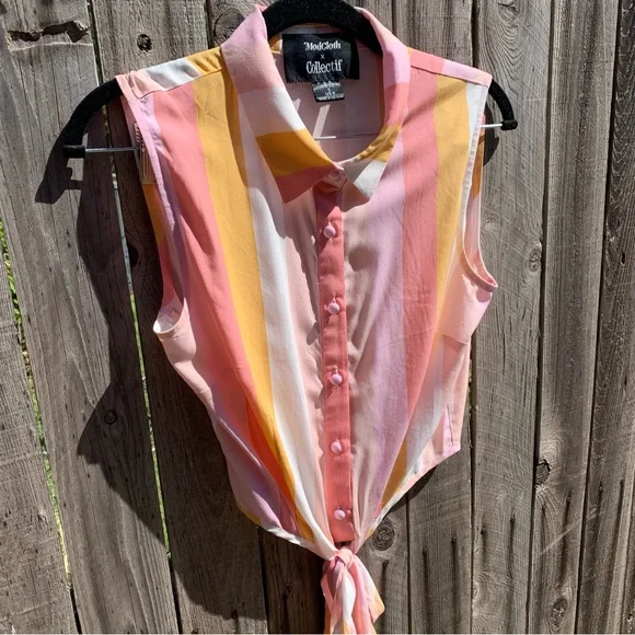 Modcloth x Collectif Strawberry Sugar Tie Waist Top SZ 6 - Picture 3 of 5
